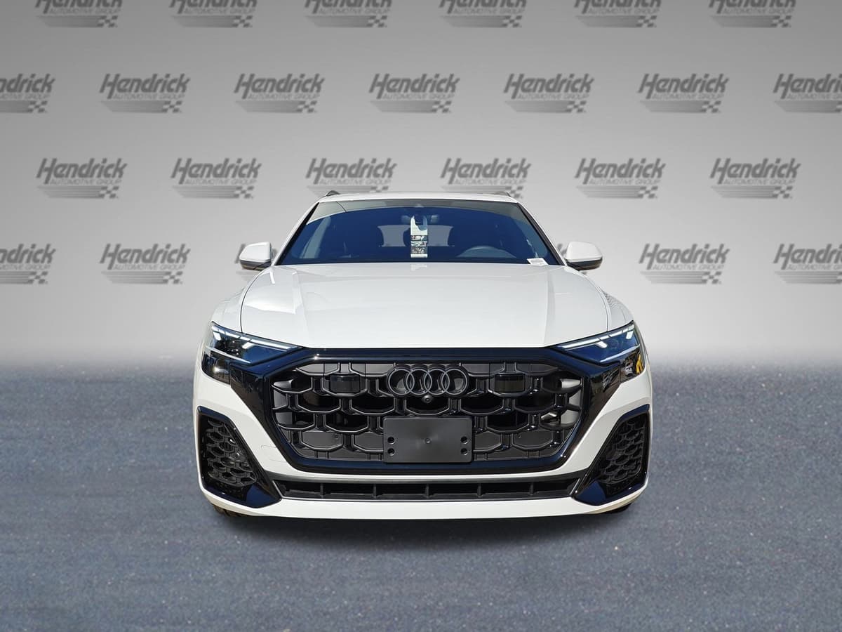 2025 Audi Q8 - Image 3