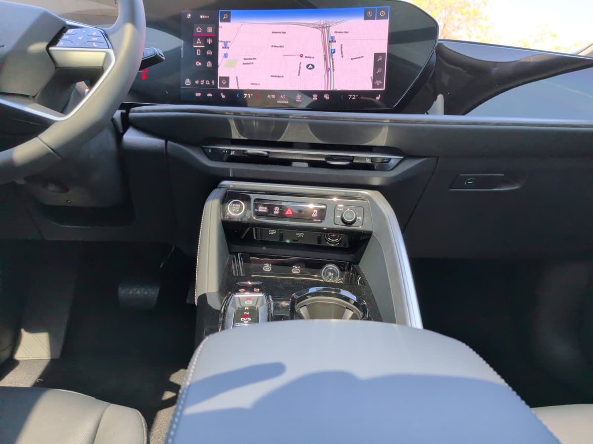 2025 Audi Q5 - Image 25