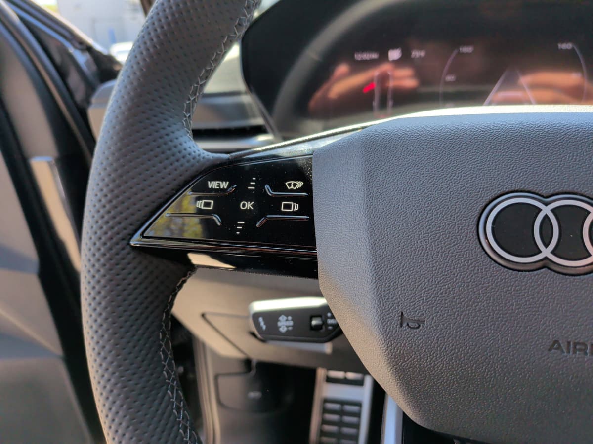 2025 Audi SQ5 - Image 20