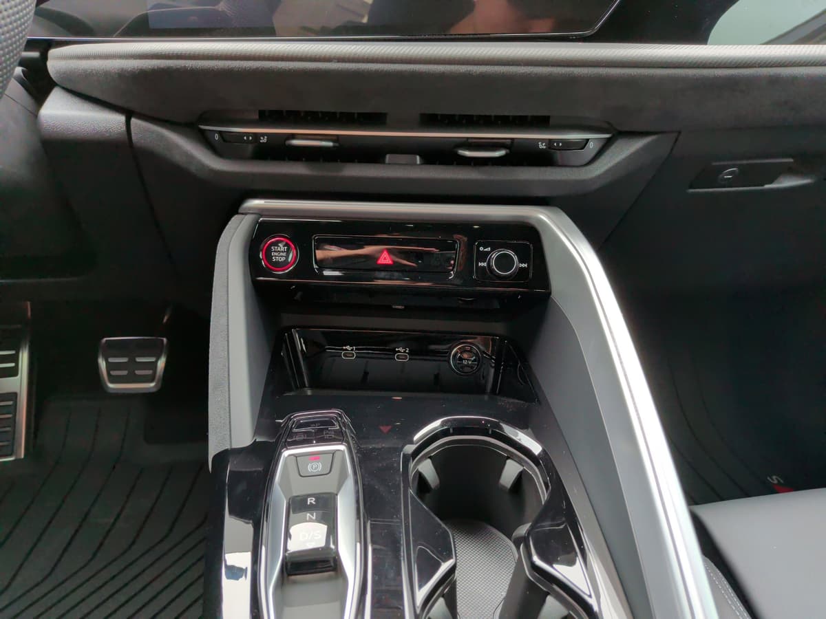 2025 Audi SQ5 - Image 24