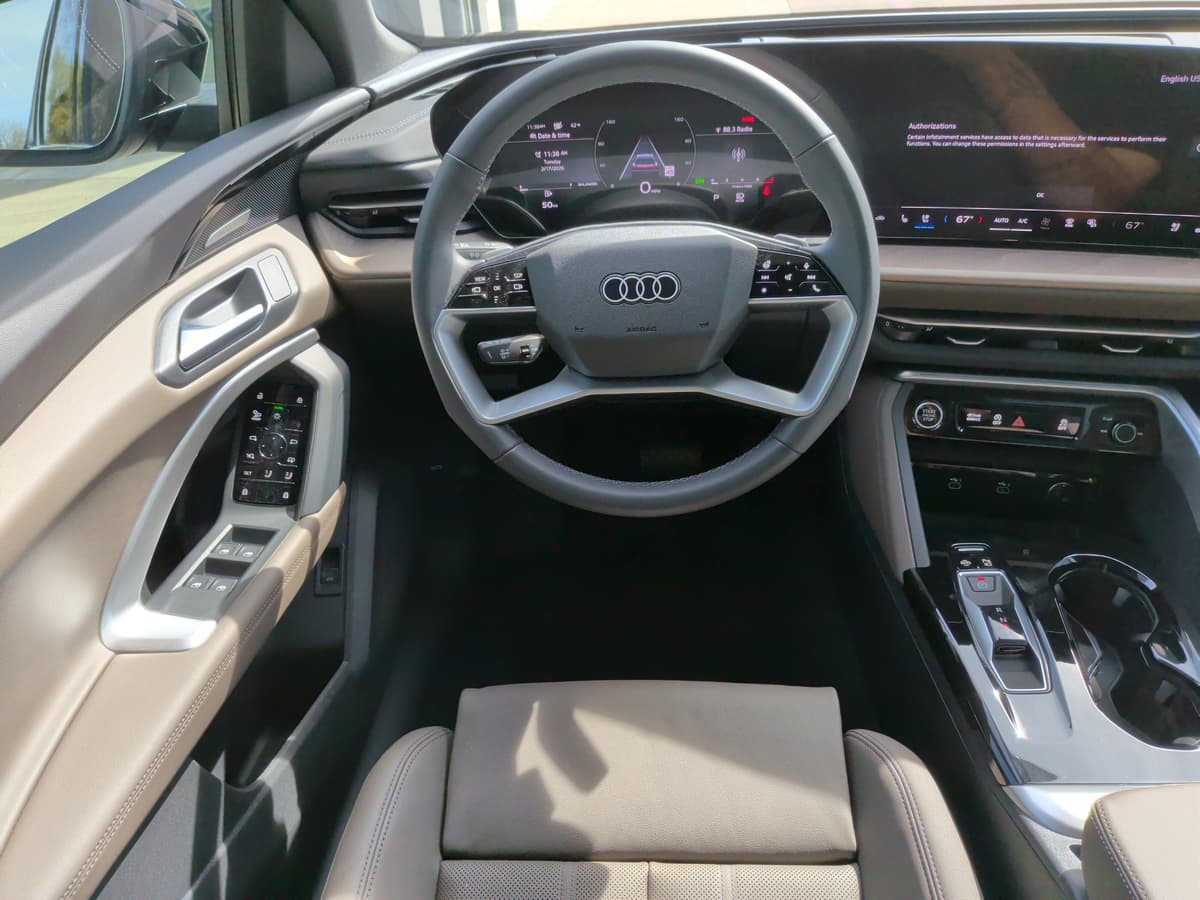 2025 Audi Q5 - Image 17