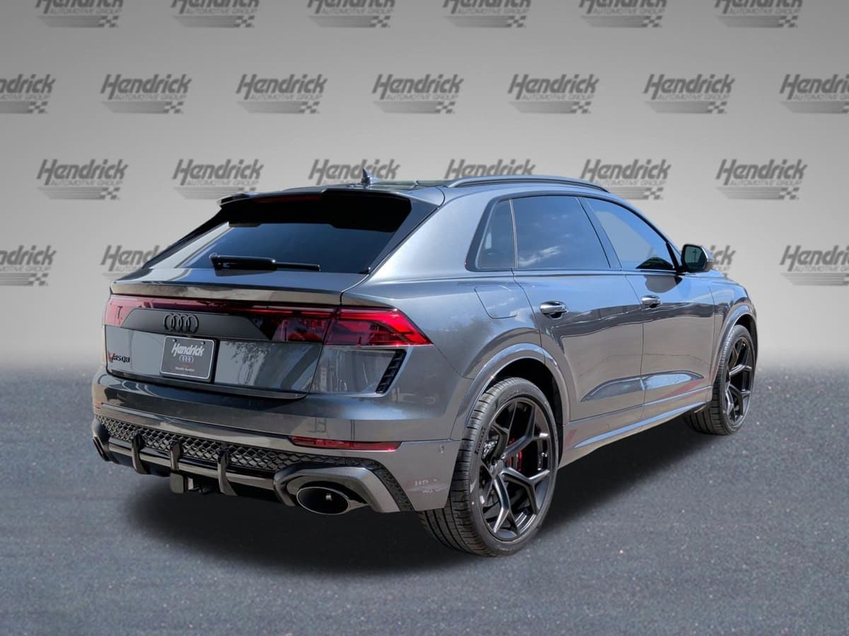 2026 Audi RS Q8 - Image 9