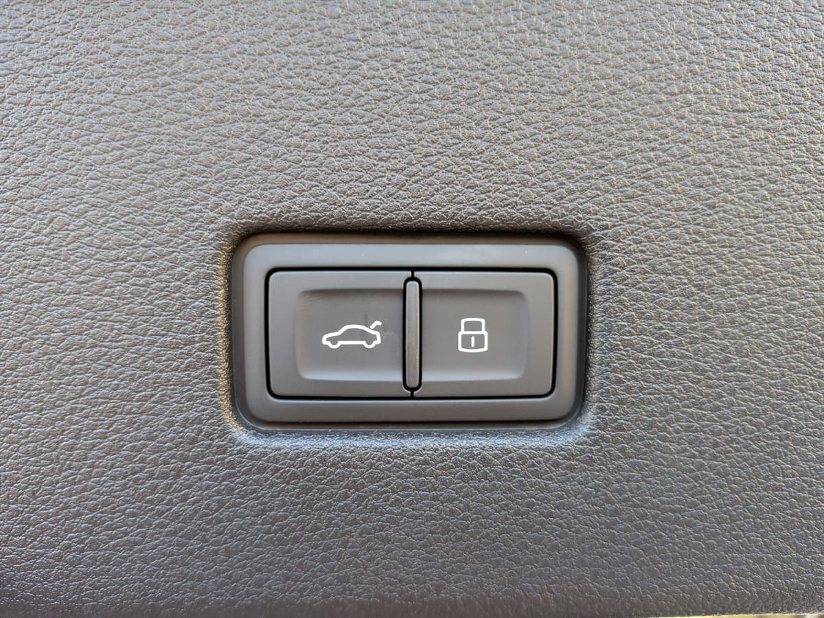 2026 Audi SQ8 - Image 40