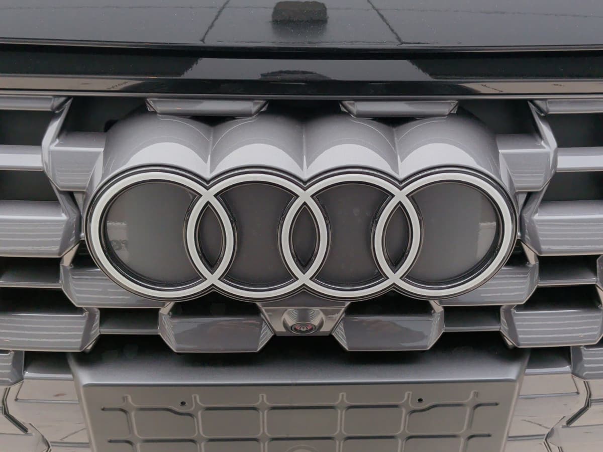 2025 Audi Q5 - Image 12