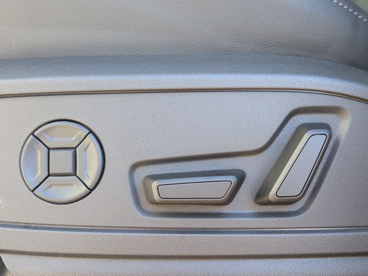 2025 Audi Q5 - Image 30