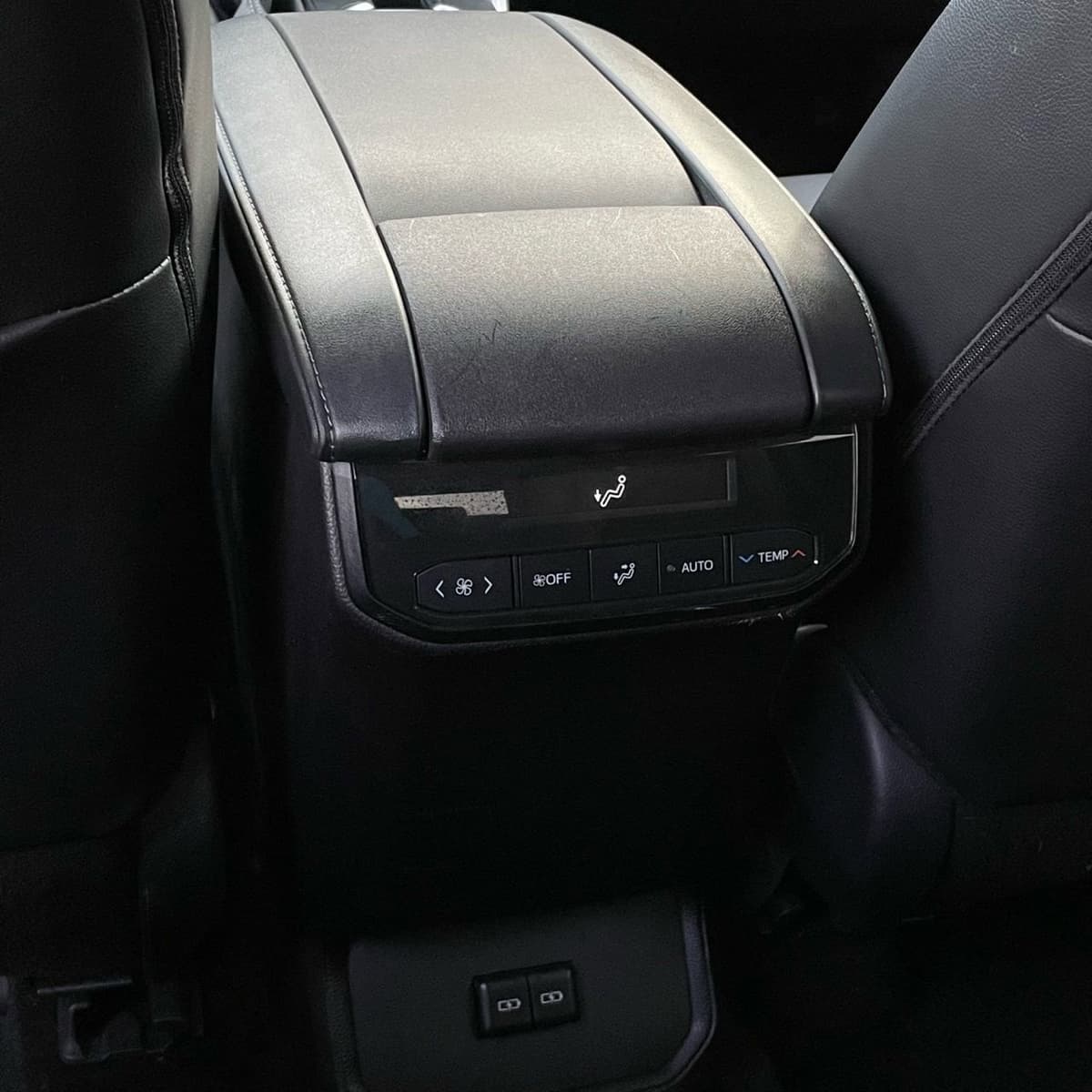 2024 Toyota Highlander - Image 26