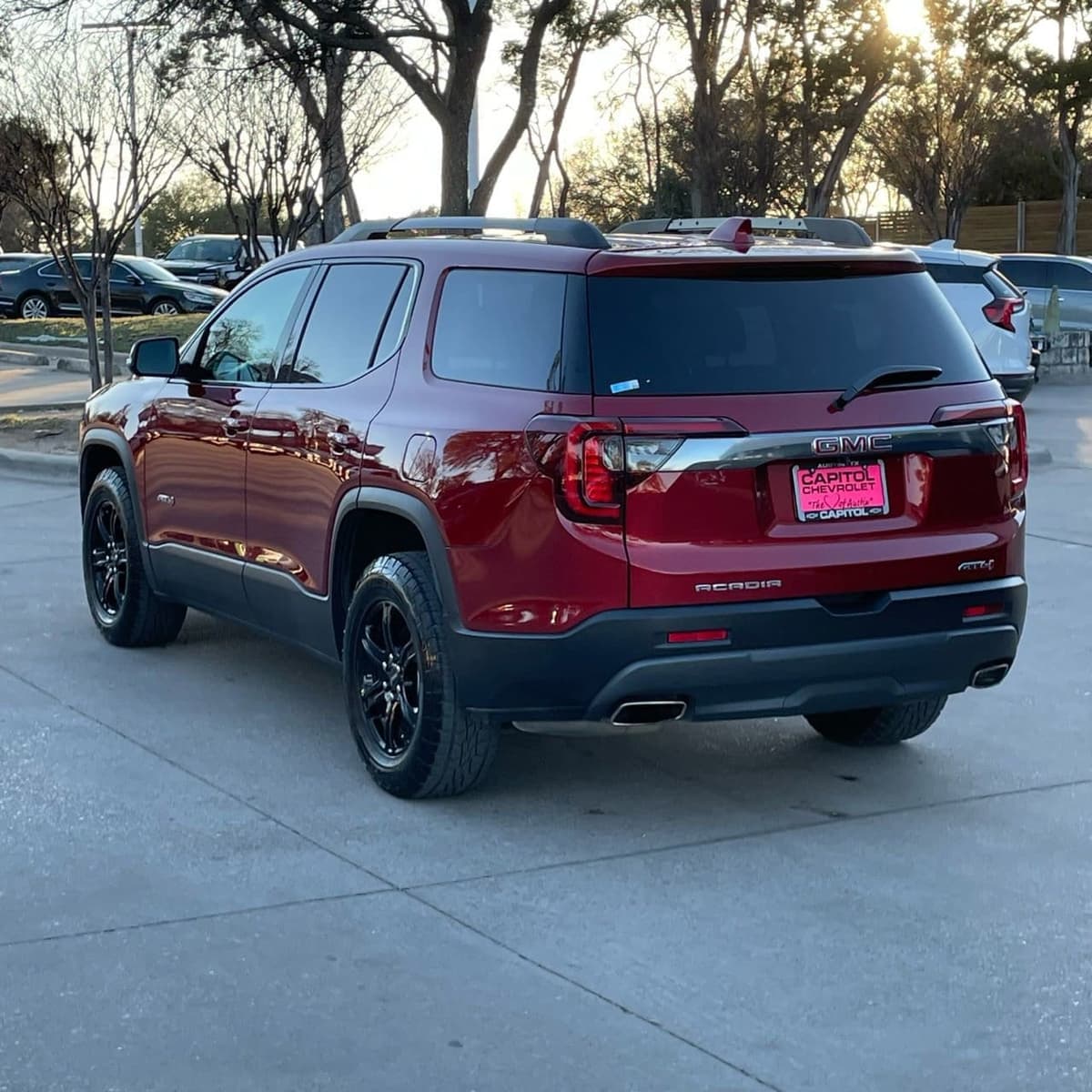 2023 GMC Acadia - Image 4