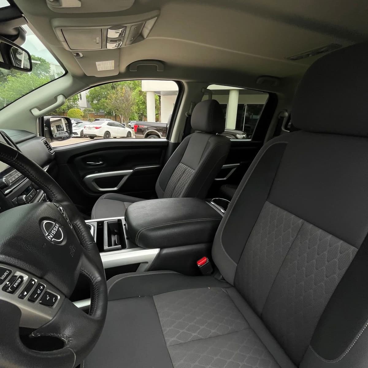 2024 Nissan Titan - Image 22