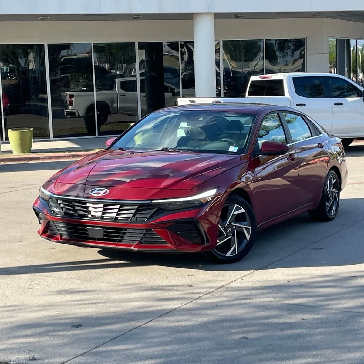 2025 Hyundai Elantra - Image 9