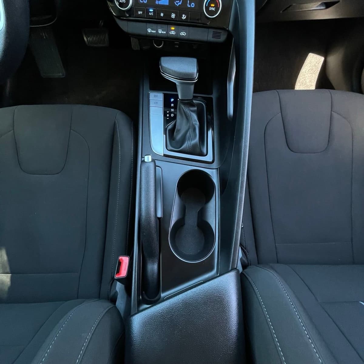 2024 Hyundai Elantra - Image 19