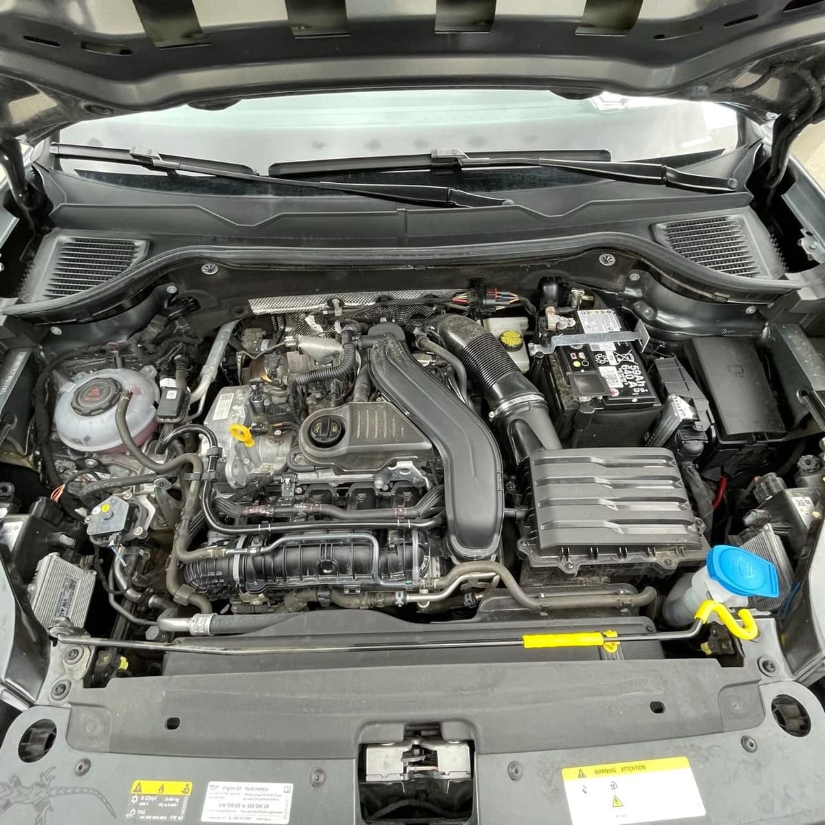 2025 Volkswagen Taos - Image 27