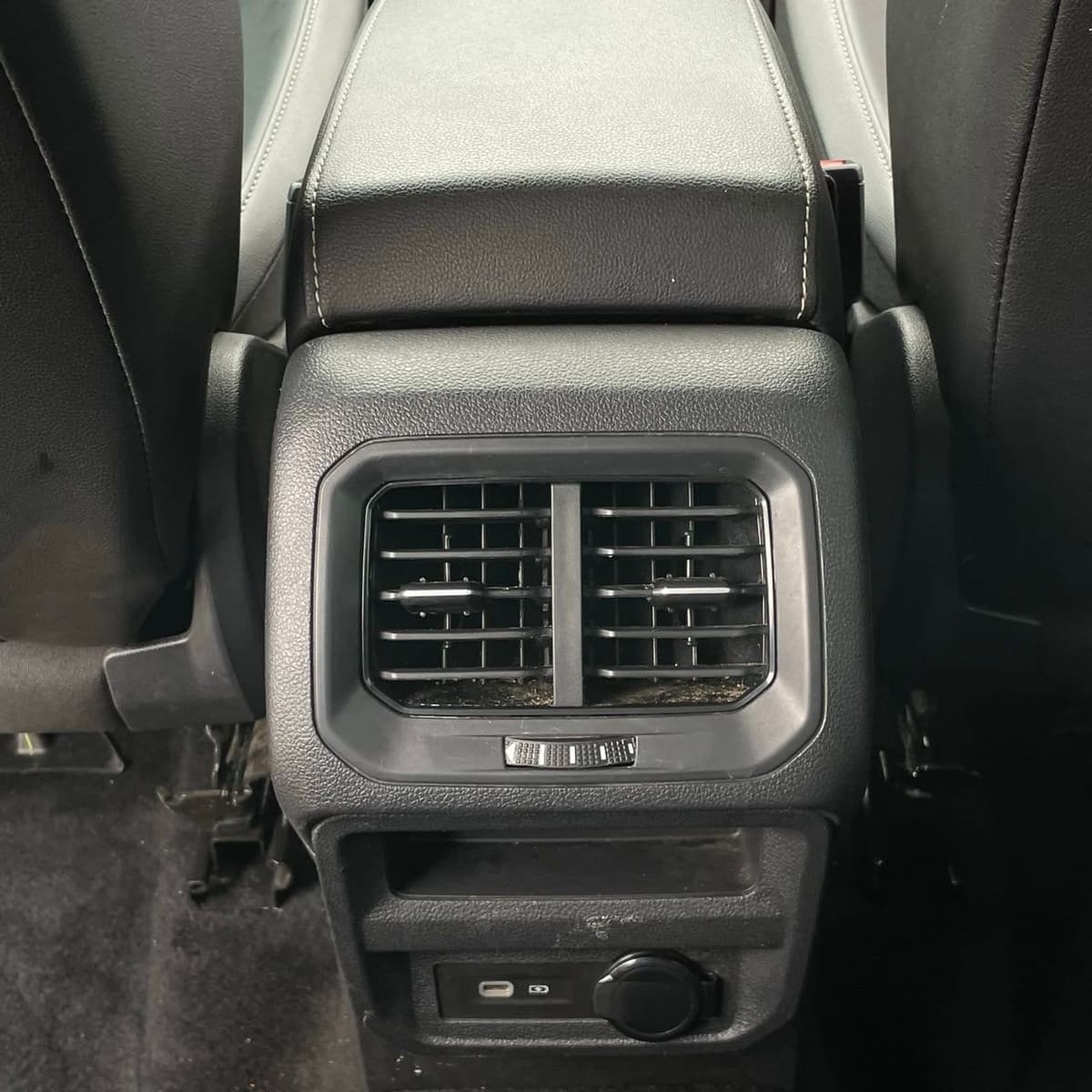 2023 Volkswagen Tiguan - Image 25