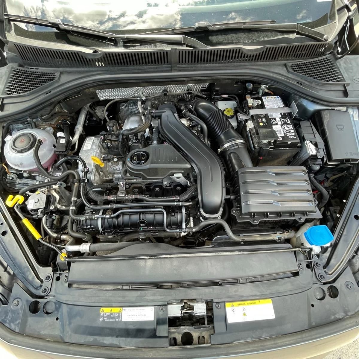 2025 Volkswagen Jetta - Image 26