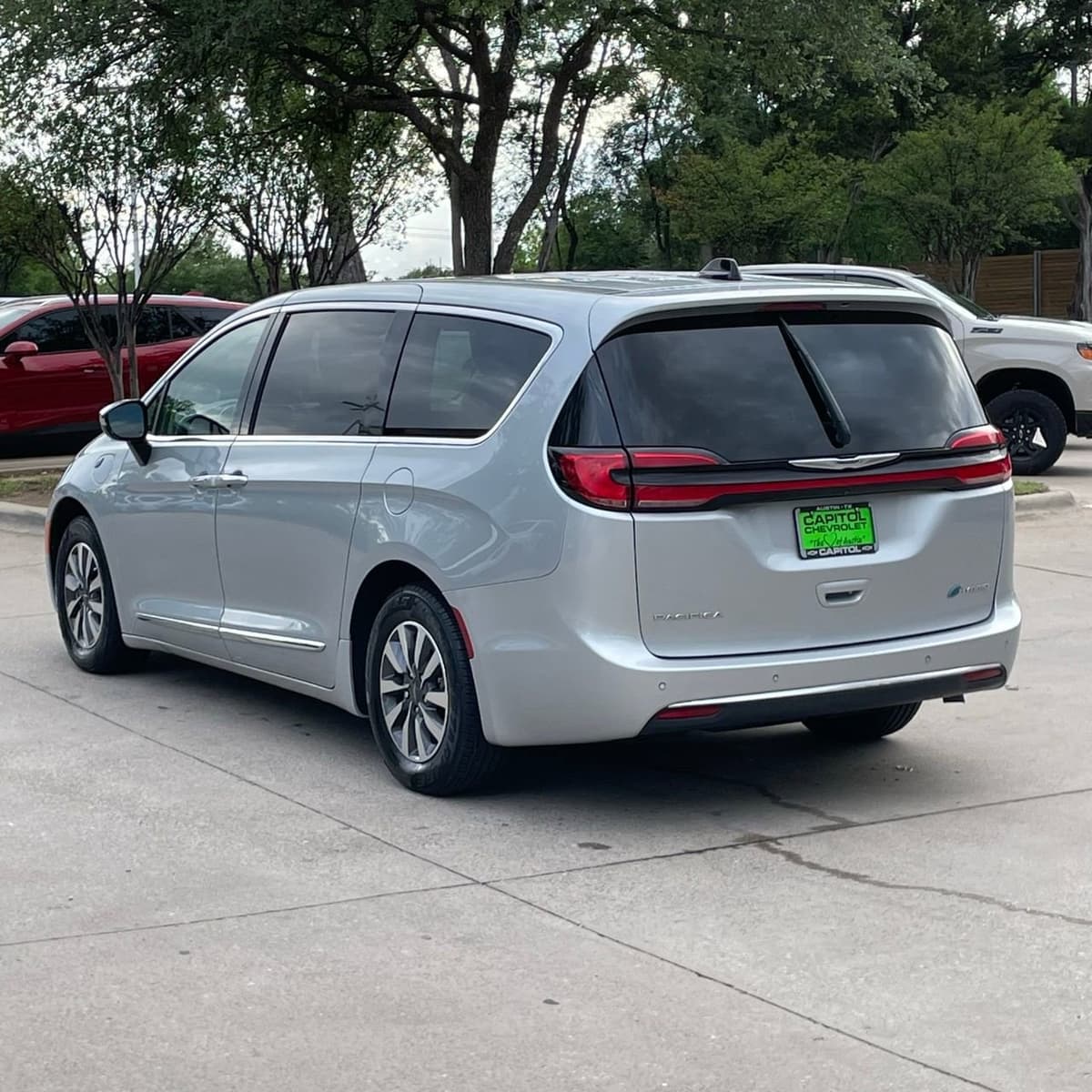 2023 Chrysler Pacifica - Image 4