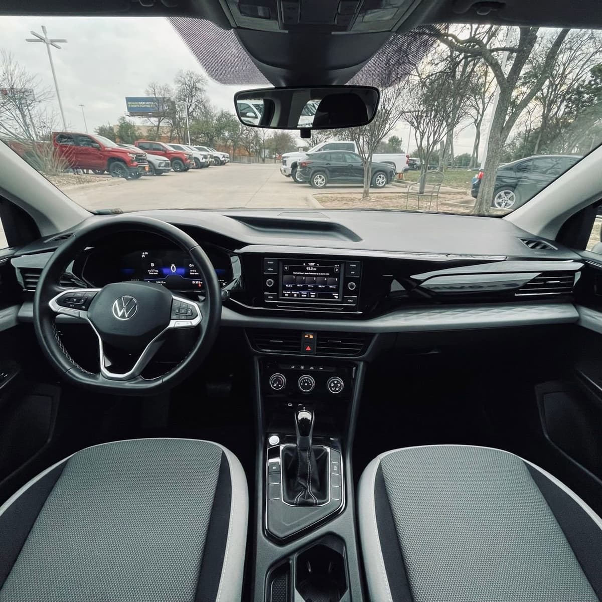 2024 Volkswagen Taos - Image 8