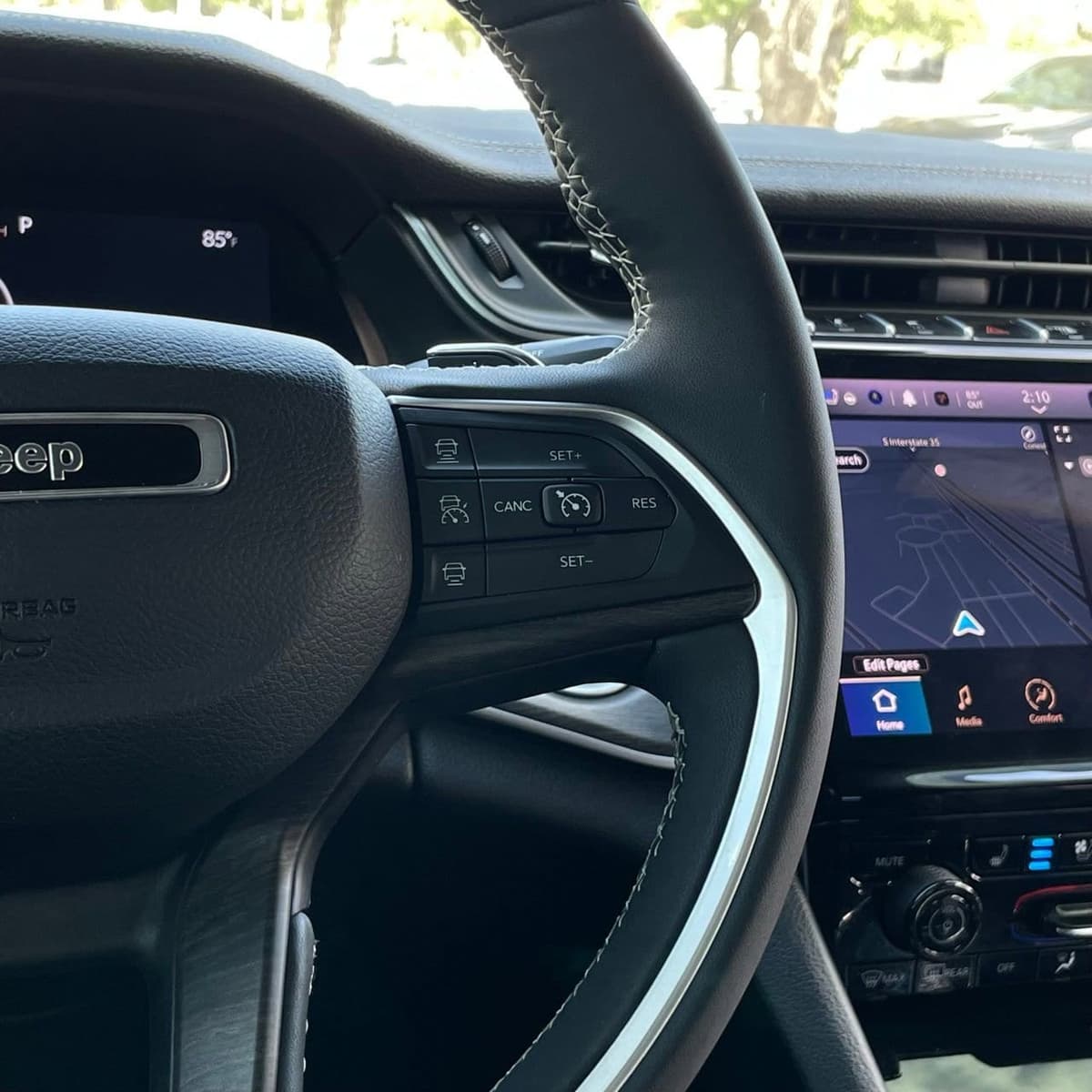 2024 Jeep Grand Cherokee - Image 15