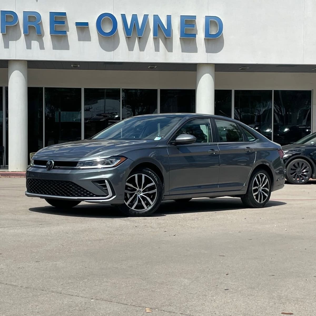 2025 Volkswagen Jetta - Image 2