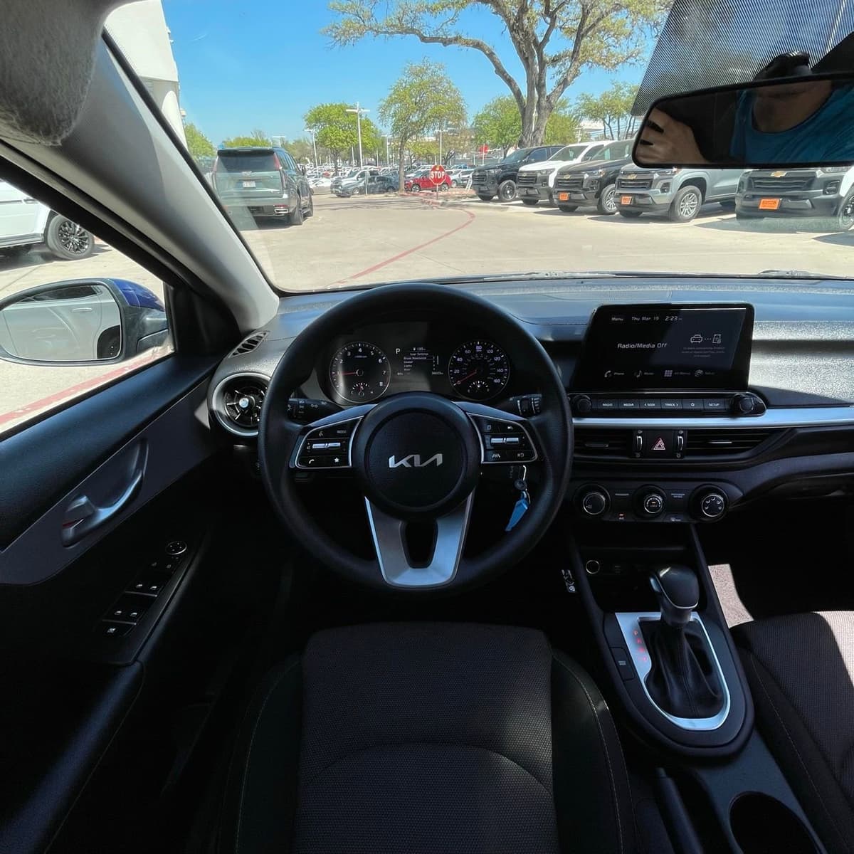 2023 Kia Forte - Image 11