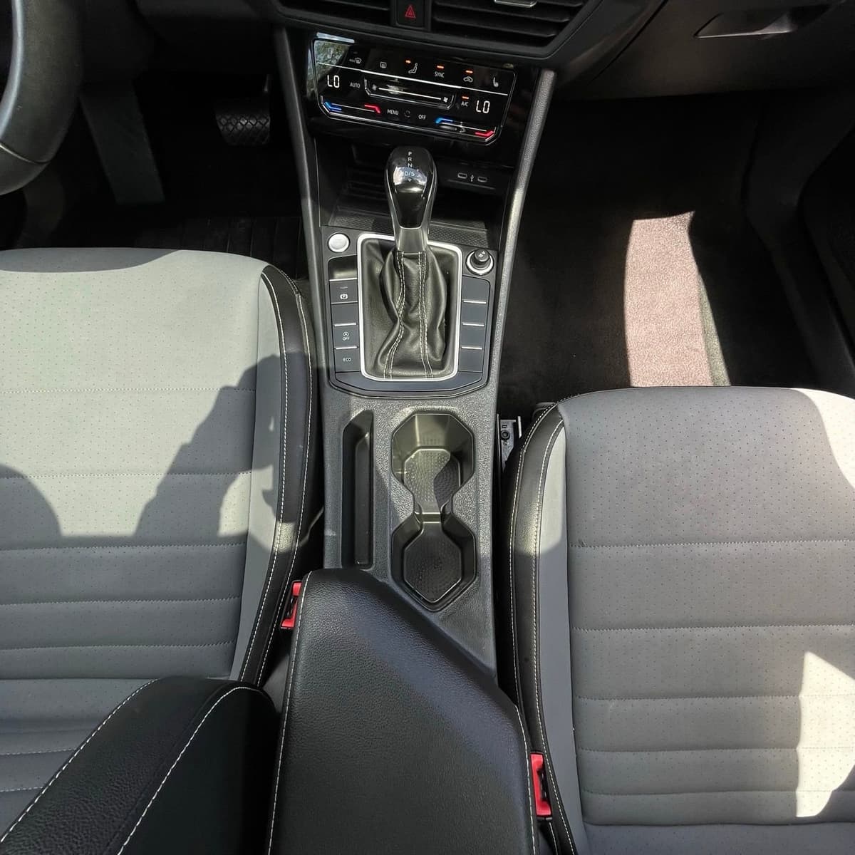 2025 Volkswagen Jetta - Image 20