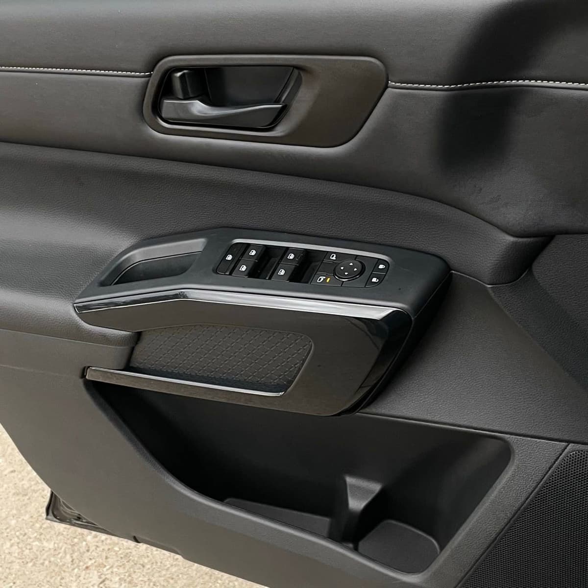 2024 Nissan Pathfinder - Image 21