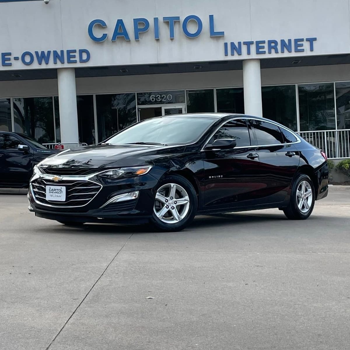 2024 Chevrolet Malibu - Image 2