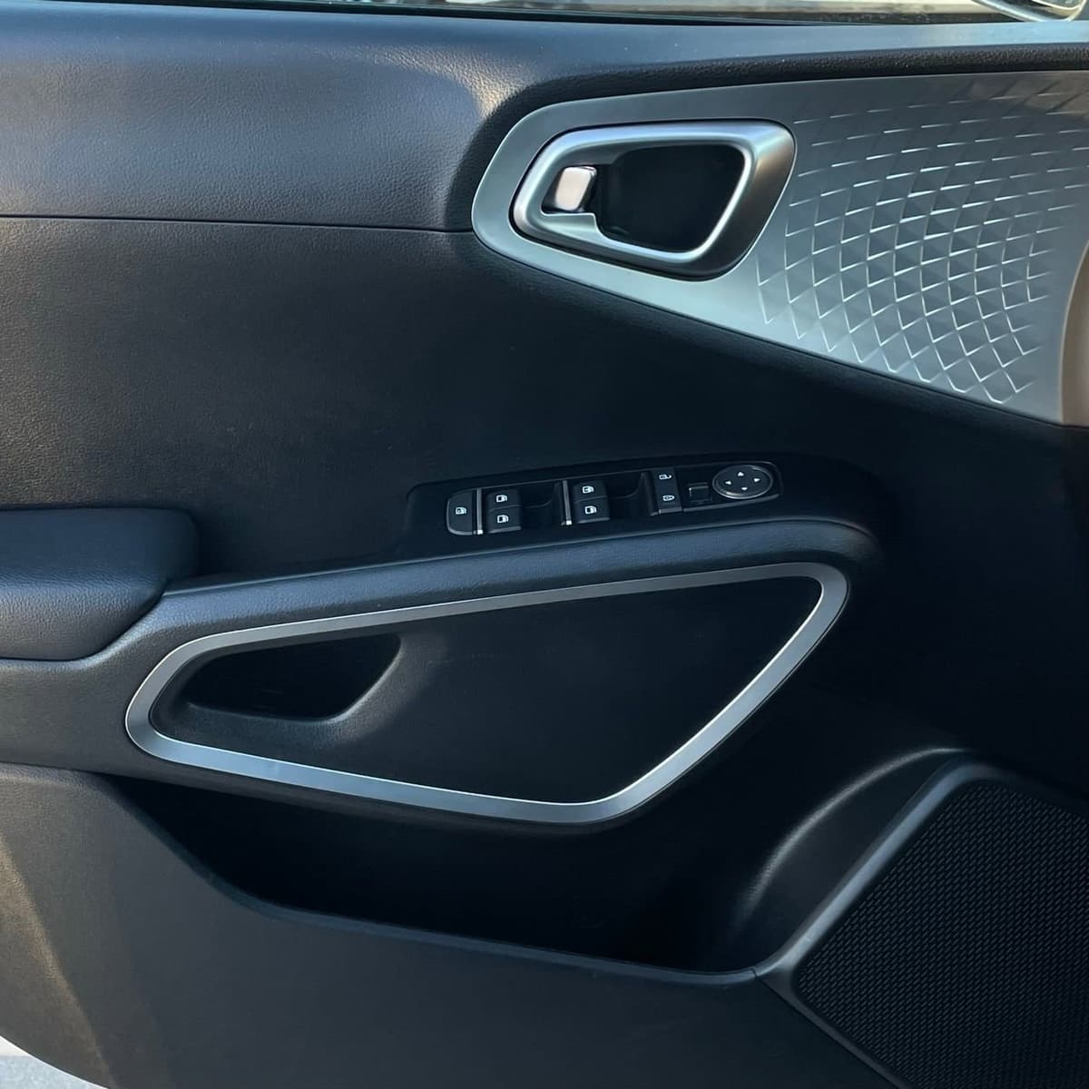 2024 Kia Soul - Image 19