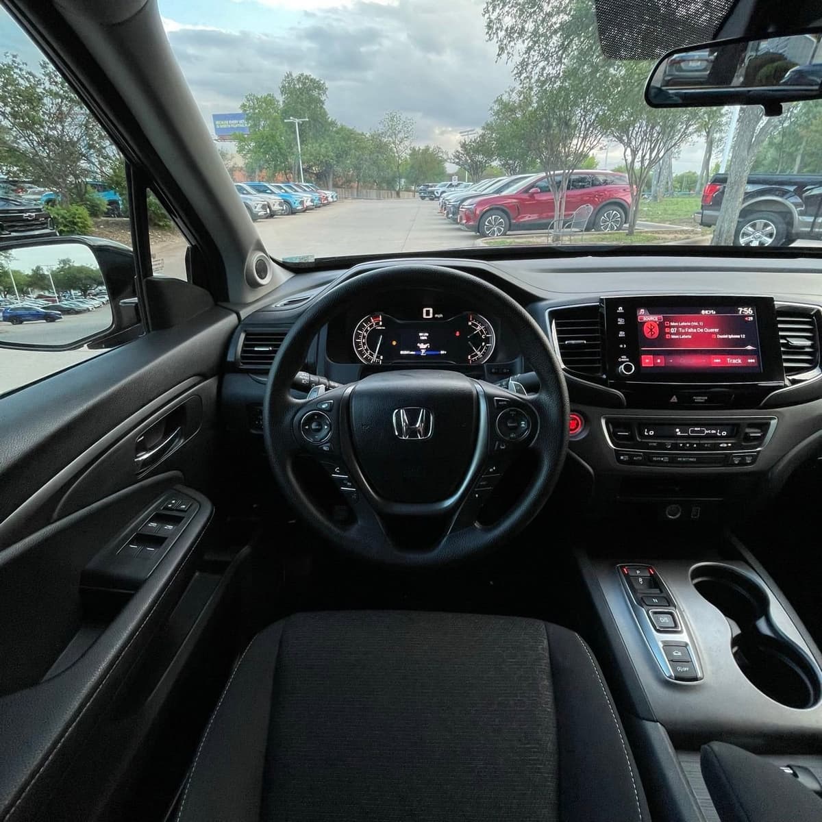 2023 Honda Ridgeline - Image 12