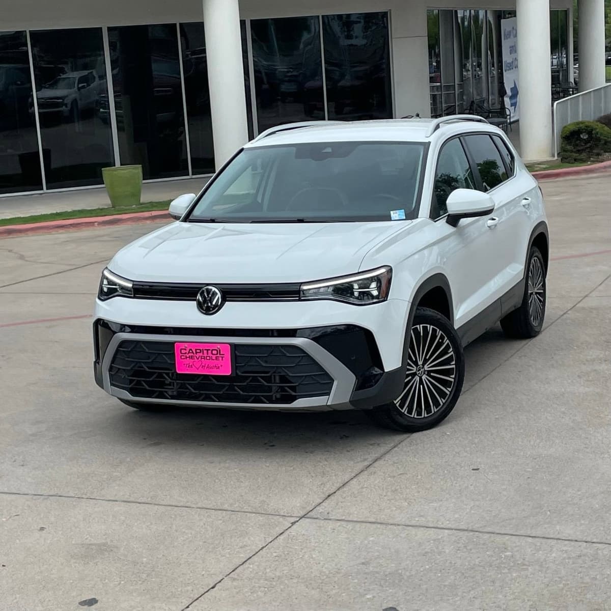 2025 Volkswagen Taos - Image 10