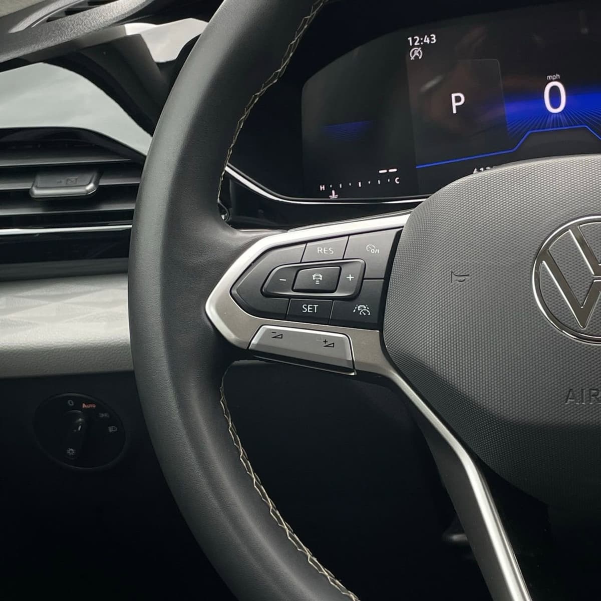 2024 Volkswagen Taos - Image 13