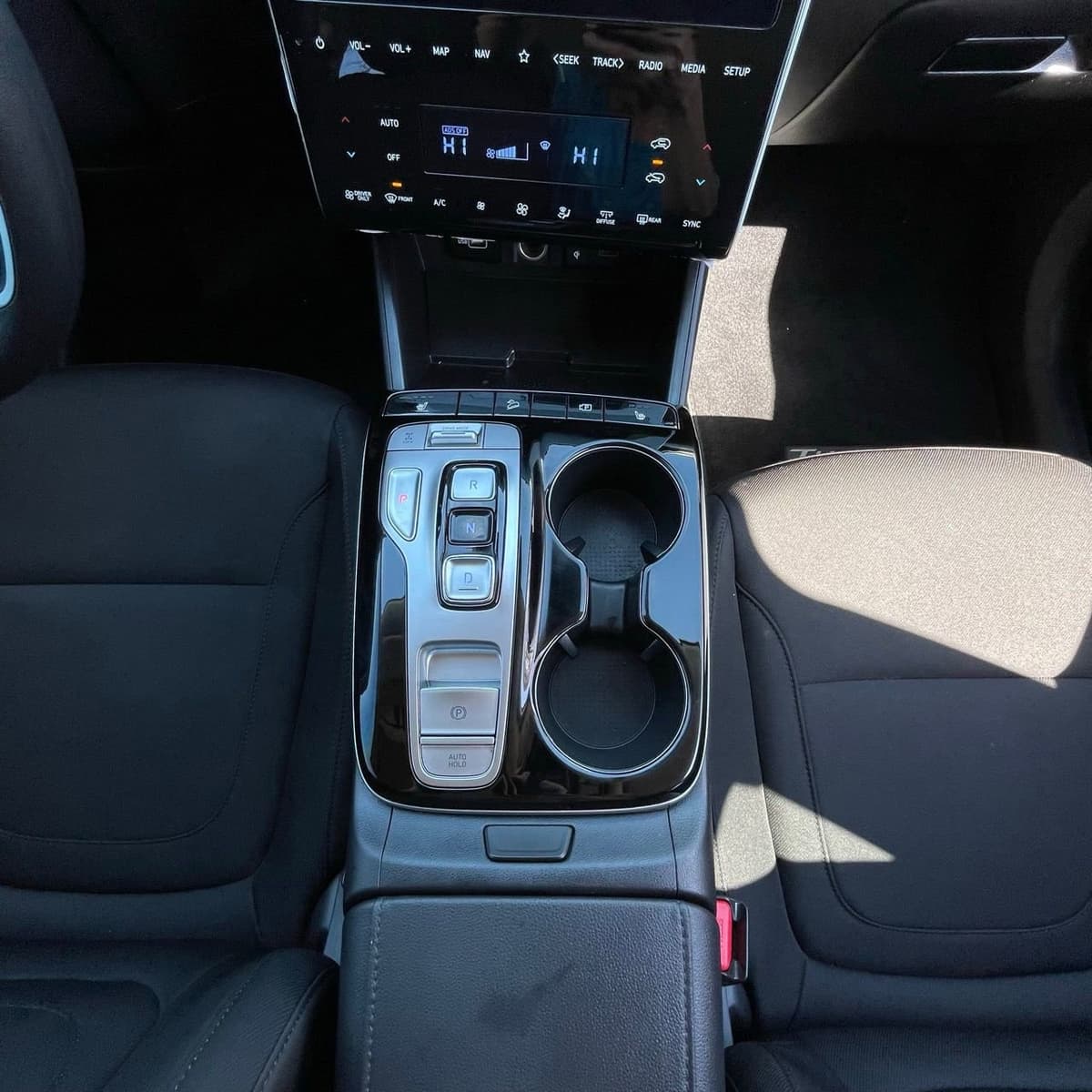 2024 Hyundai Tucson Hybrid - Image 25