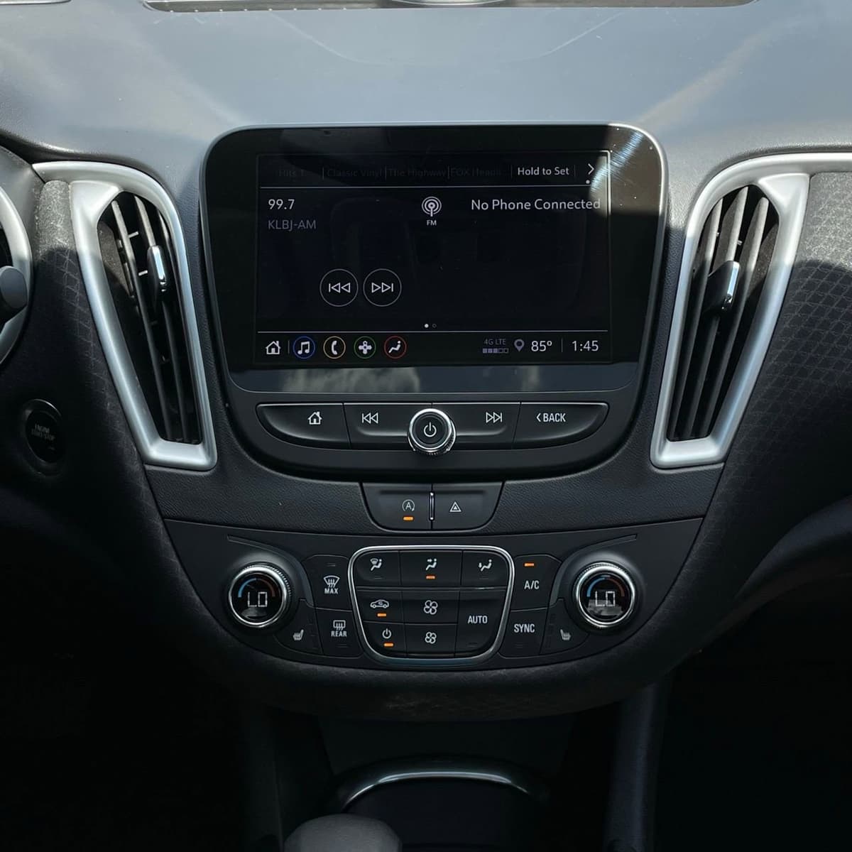 2024 Chevrolet Malibu - Image 17