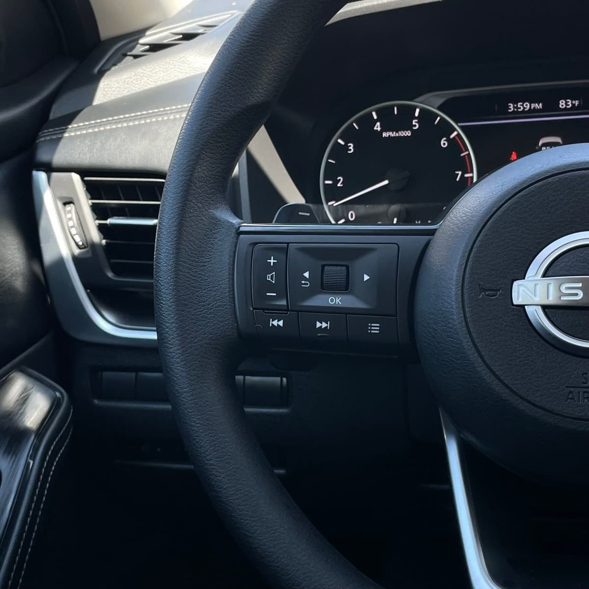 2024 Nissan Rogue - Image 14