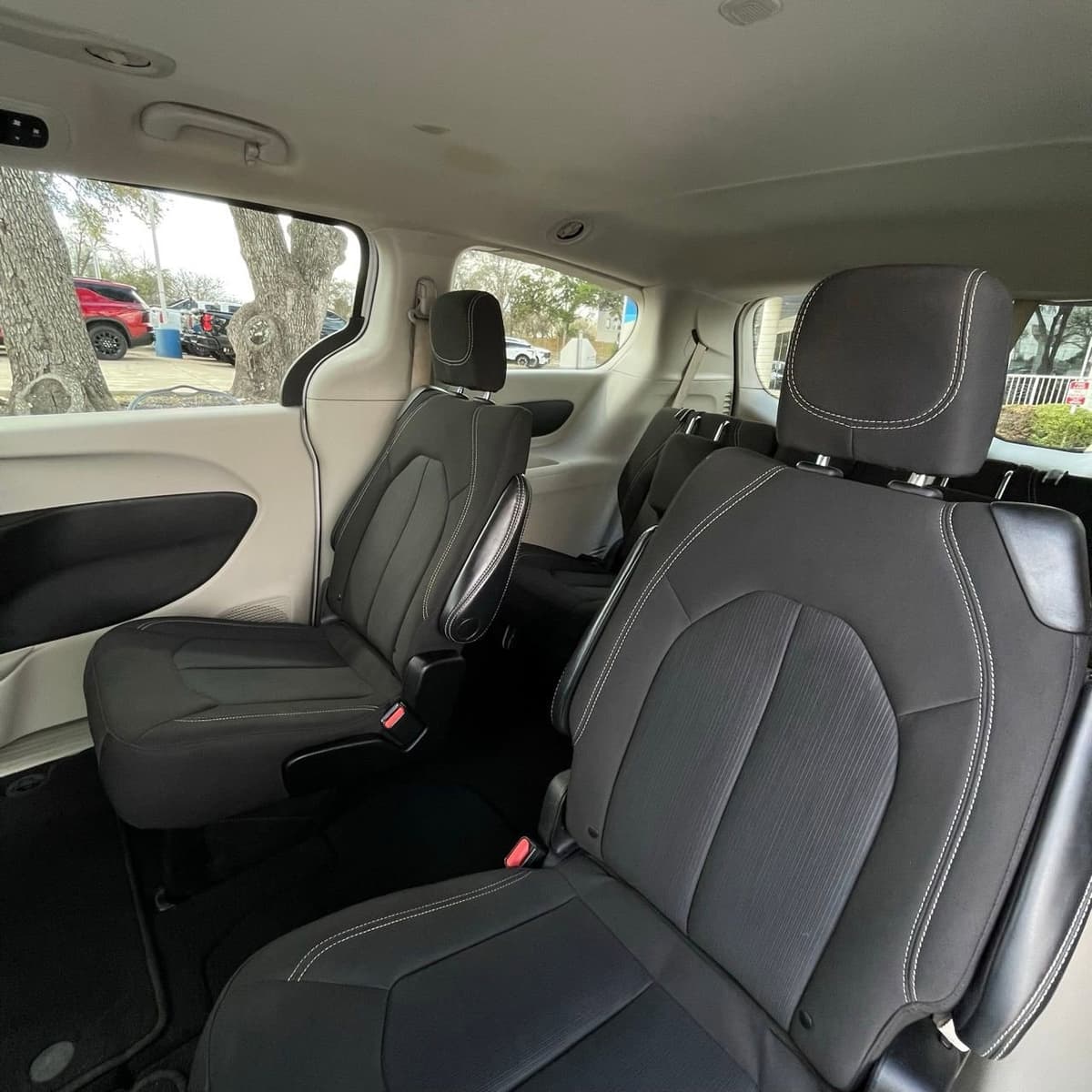 2023 Chrysler Voyager - Image 22