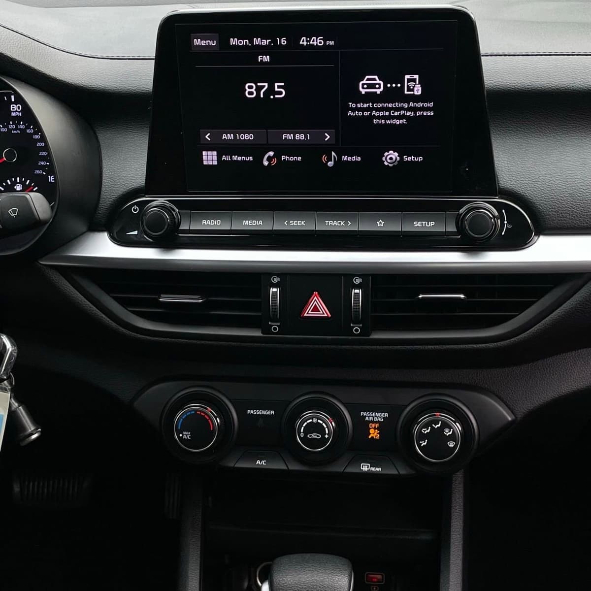 2024 Kia Forte - Image 16