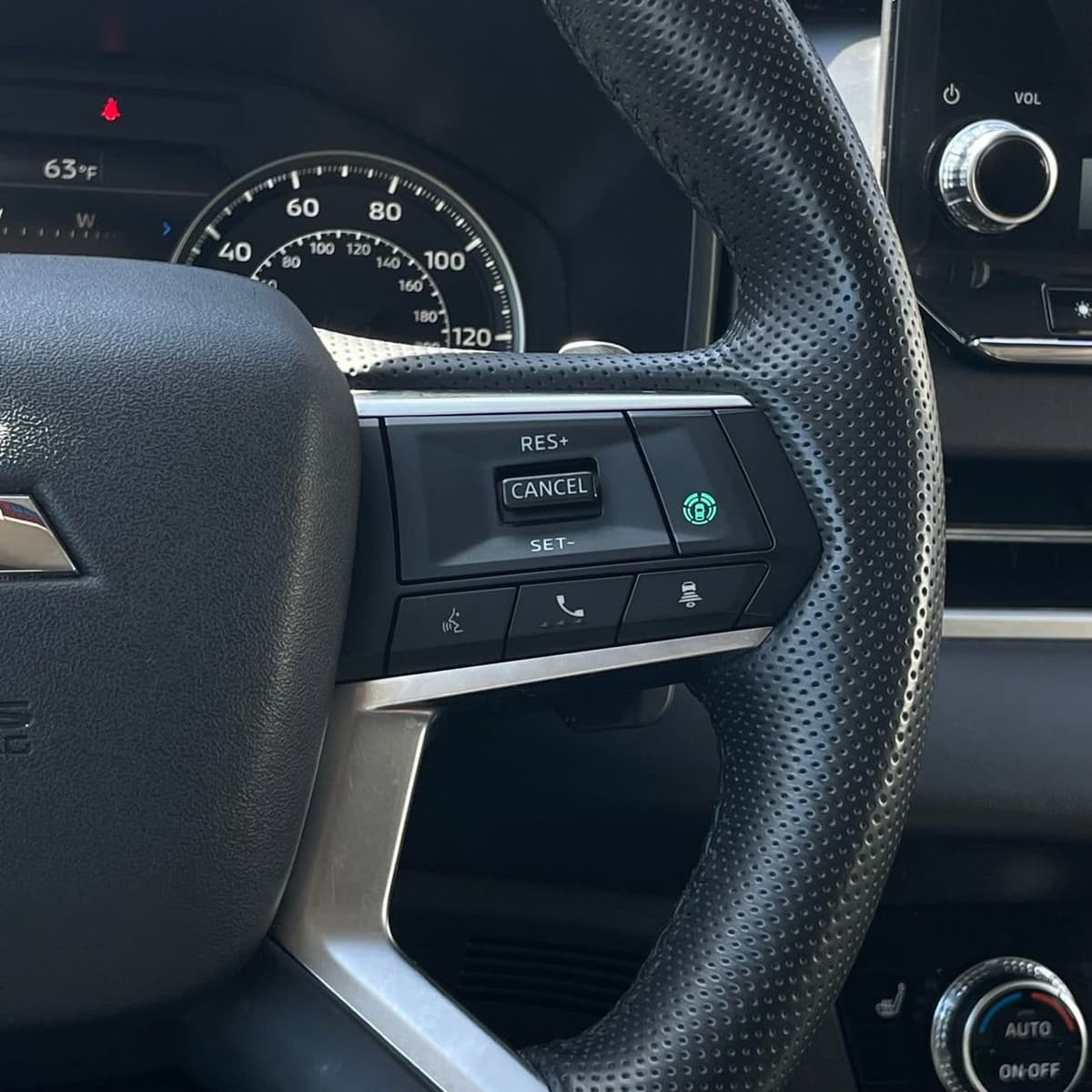 2024 Mitsubishi Outlander - Image 14