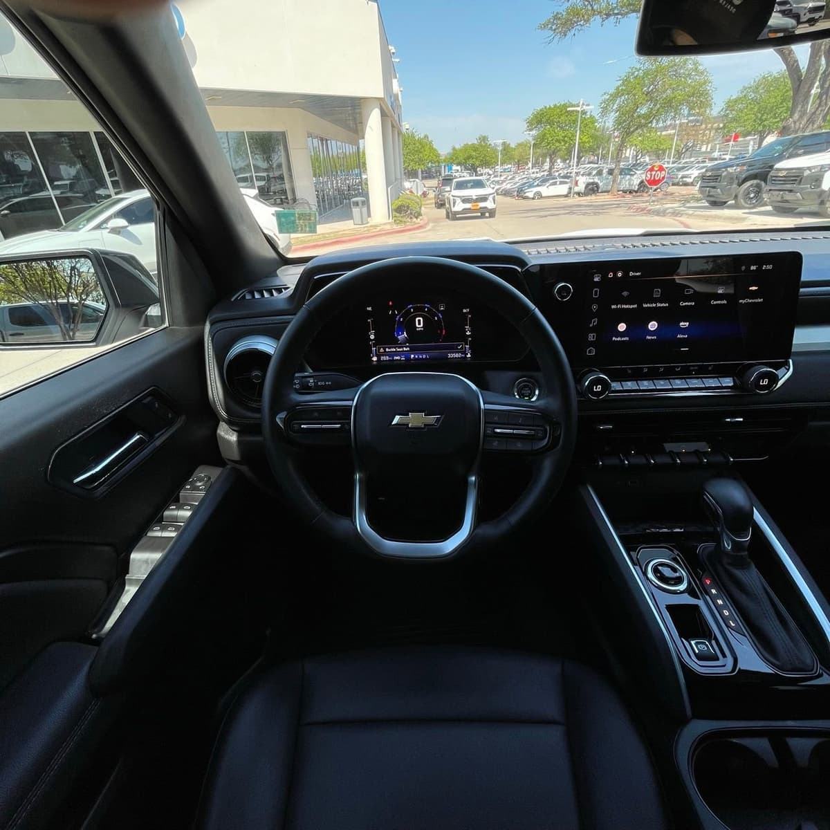 2023 Chevrolet Colorado - Image 12