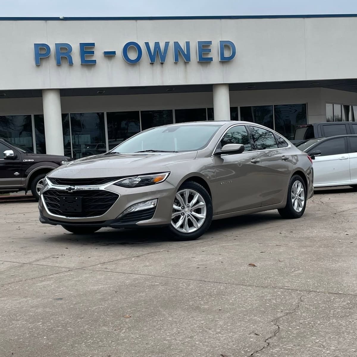 2024 Chevrolet Malibu - Image 1