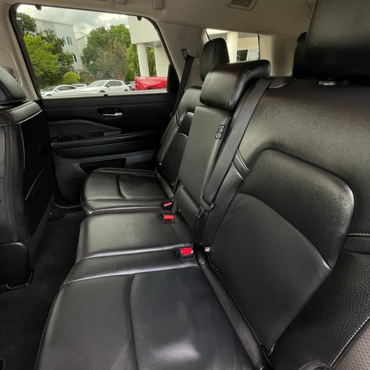 2025 Nissan Pathfinder - Image 24