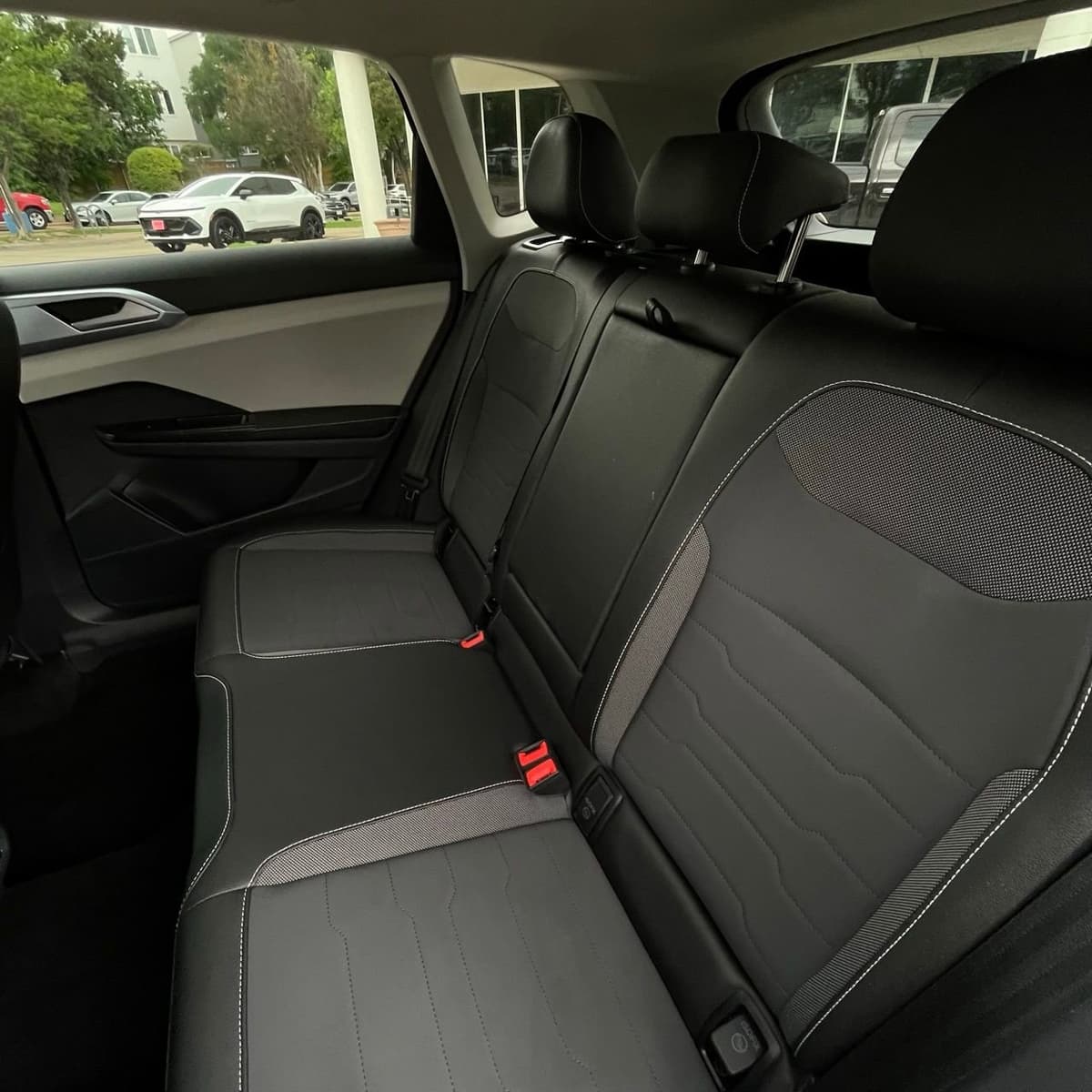 2025 Volkswagen Taos - Image 24