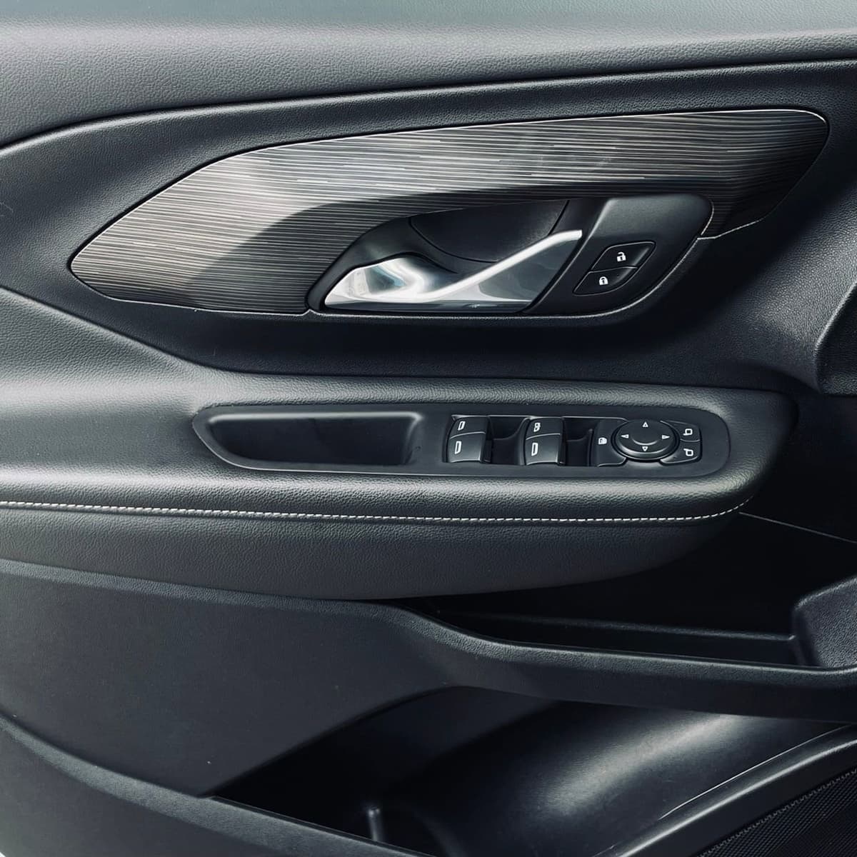 2024 GMC Terrain - Image 20