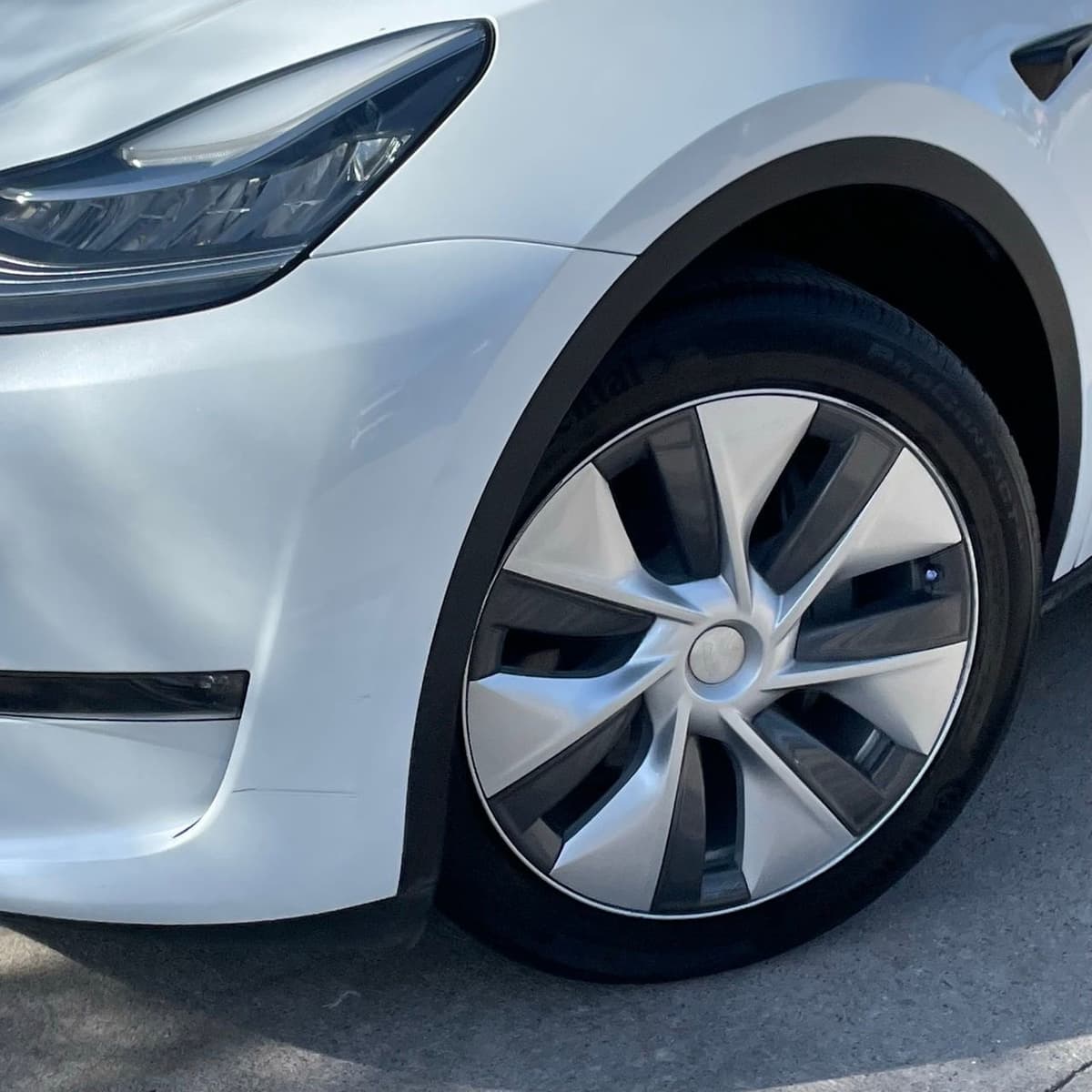 2023 Tesla Model Y - Image 9