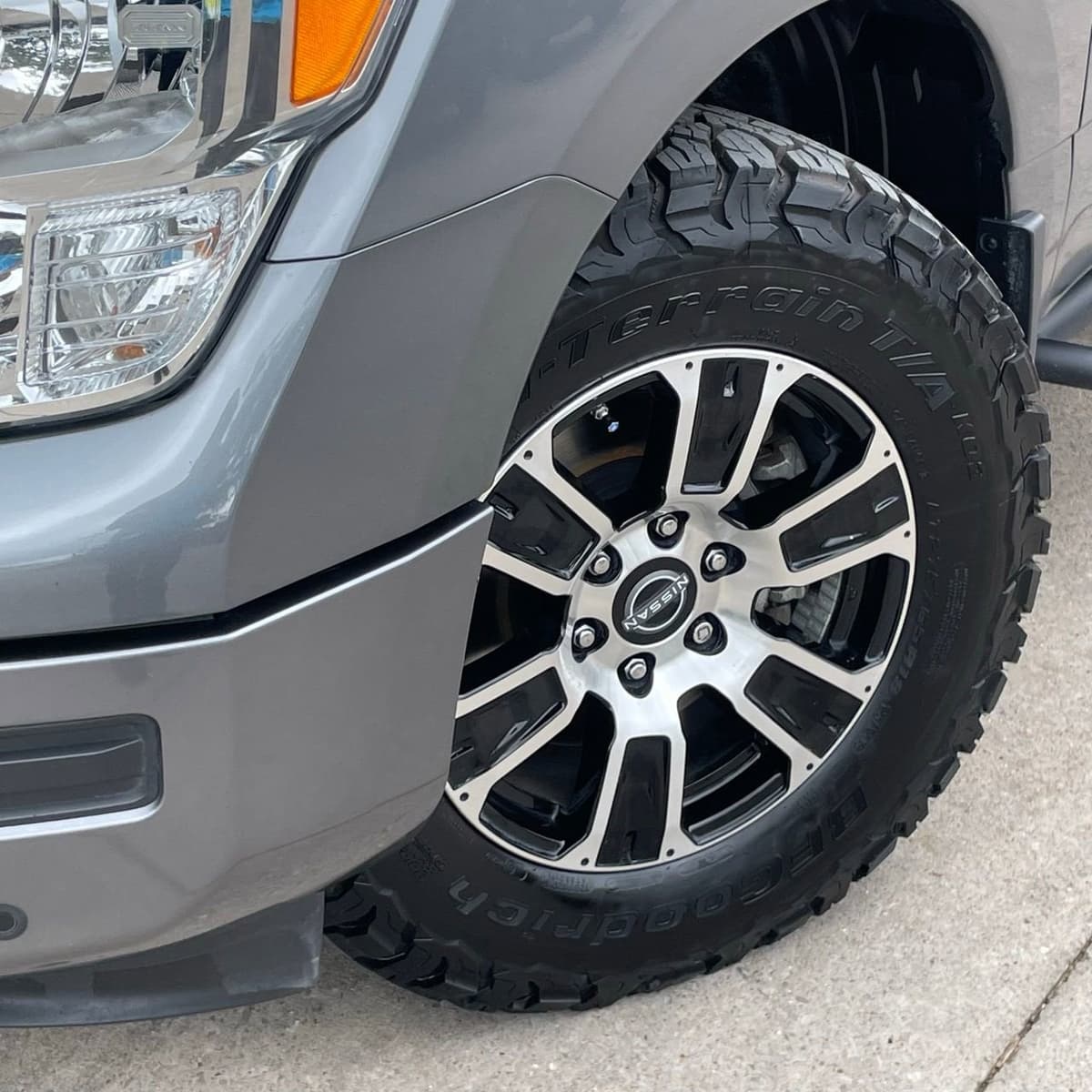 2024 Nissan Titan - Image 9