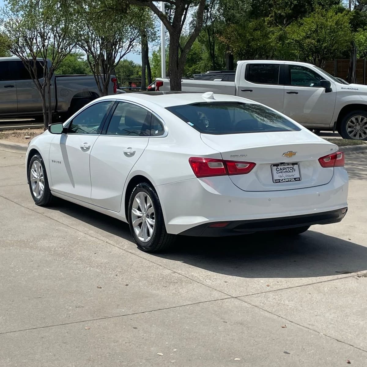 2024 Chevrolet Malibu - Image 4