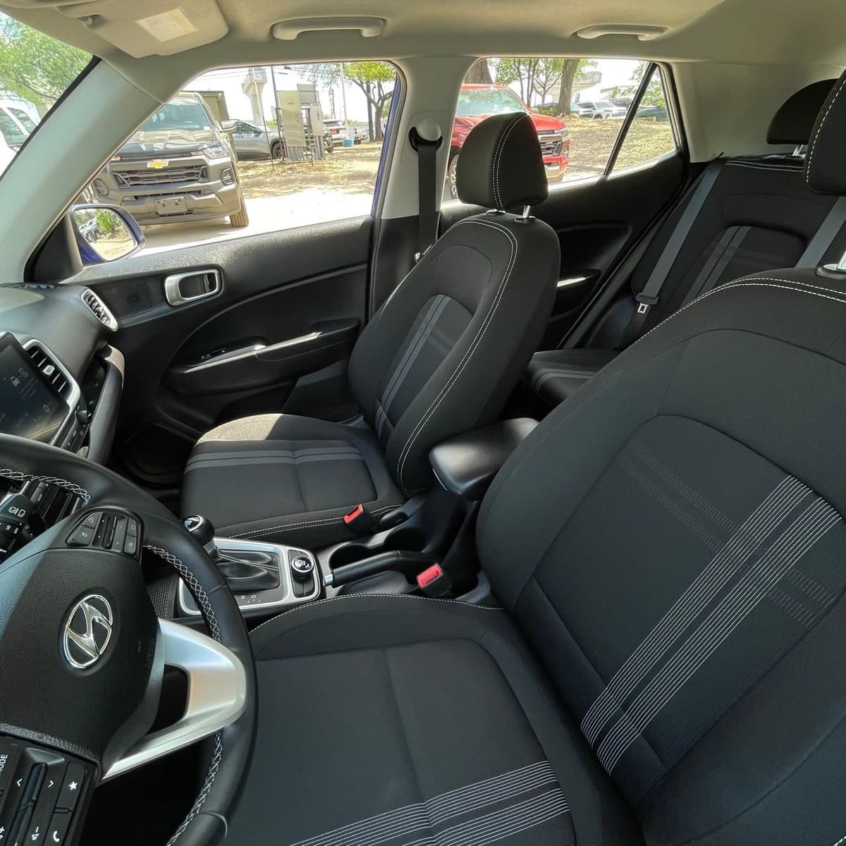 2025 Hyundai Venue - Image 21