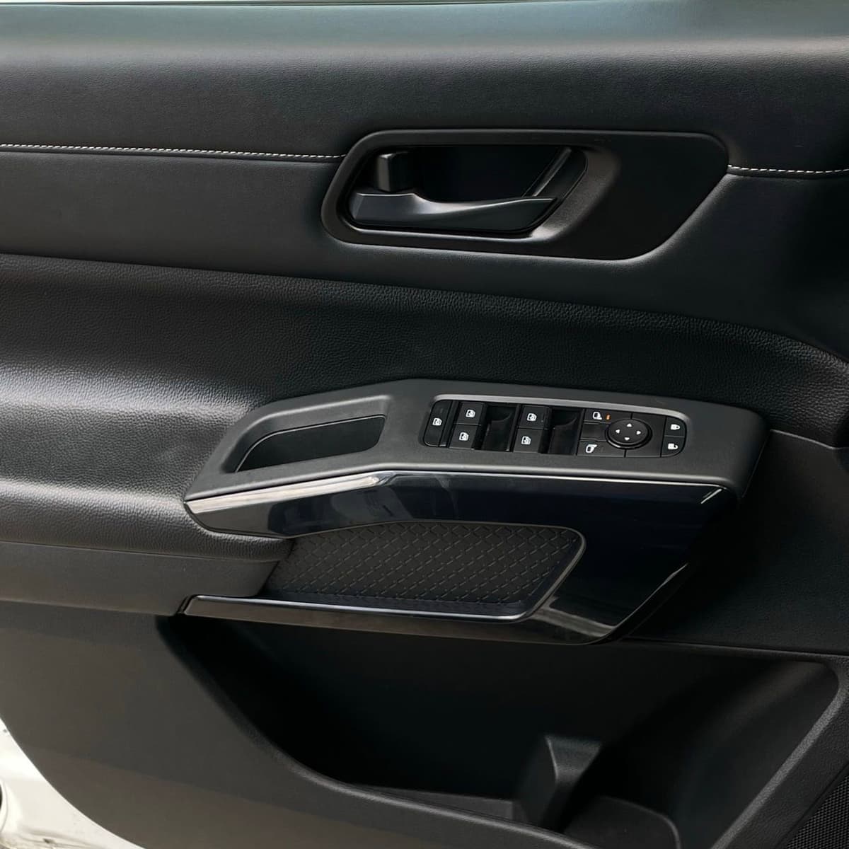 2024 Nissan Pathfinder - Image 21