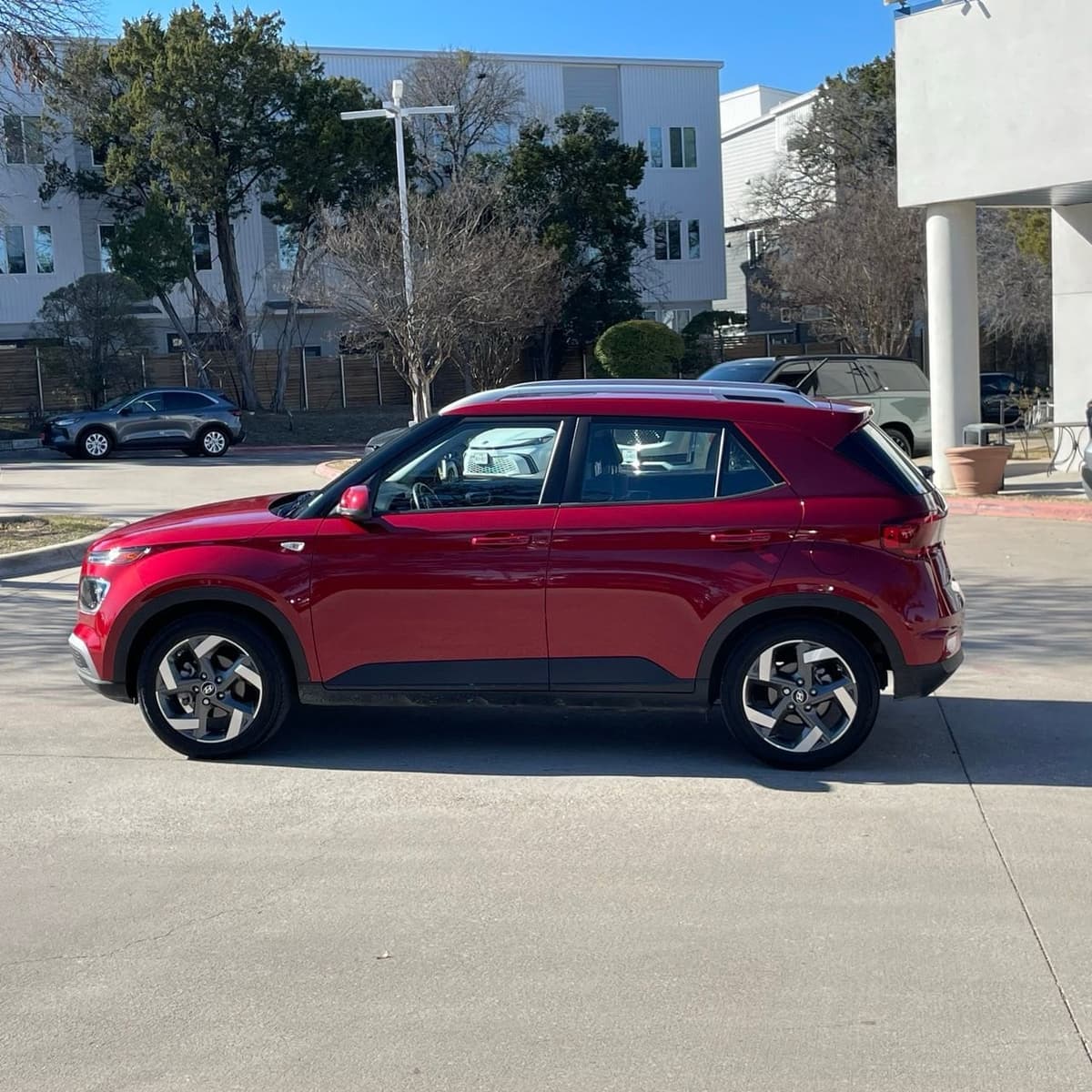 2025 Hyundai Venue - Image 3