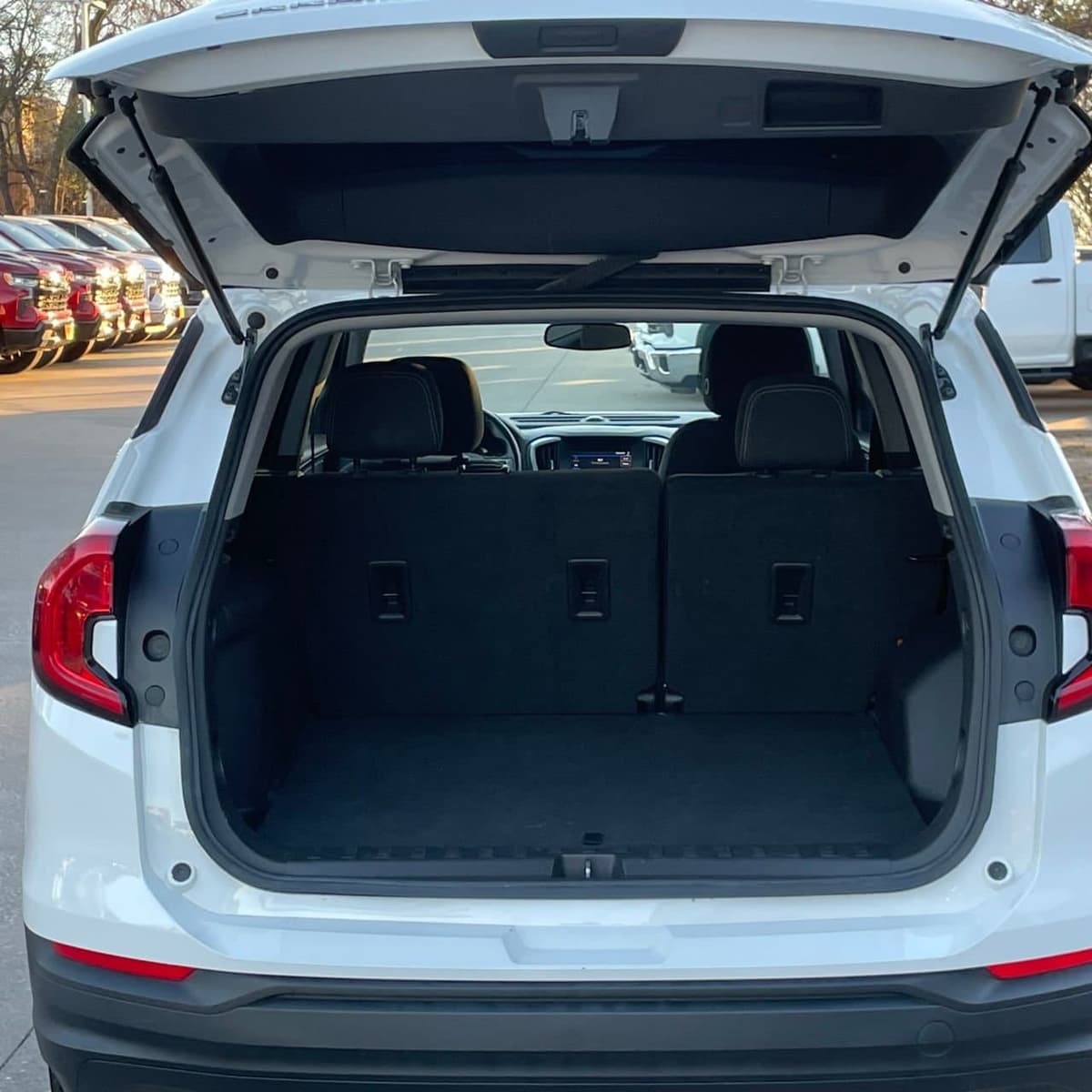 2024 GMC Terrain - Image 25