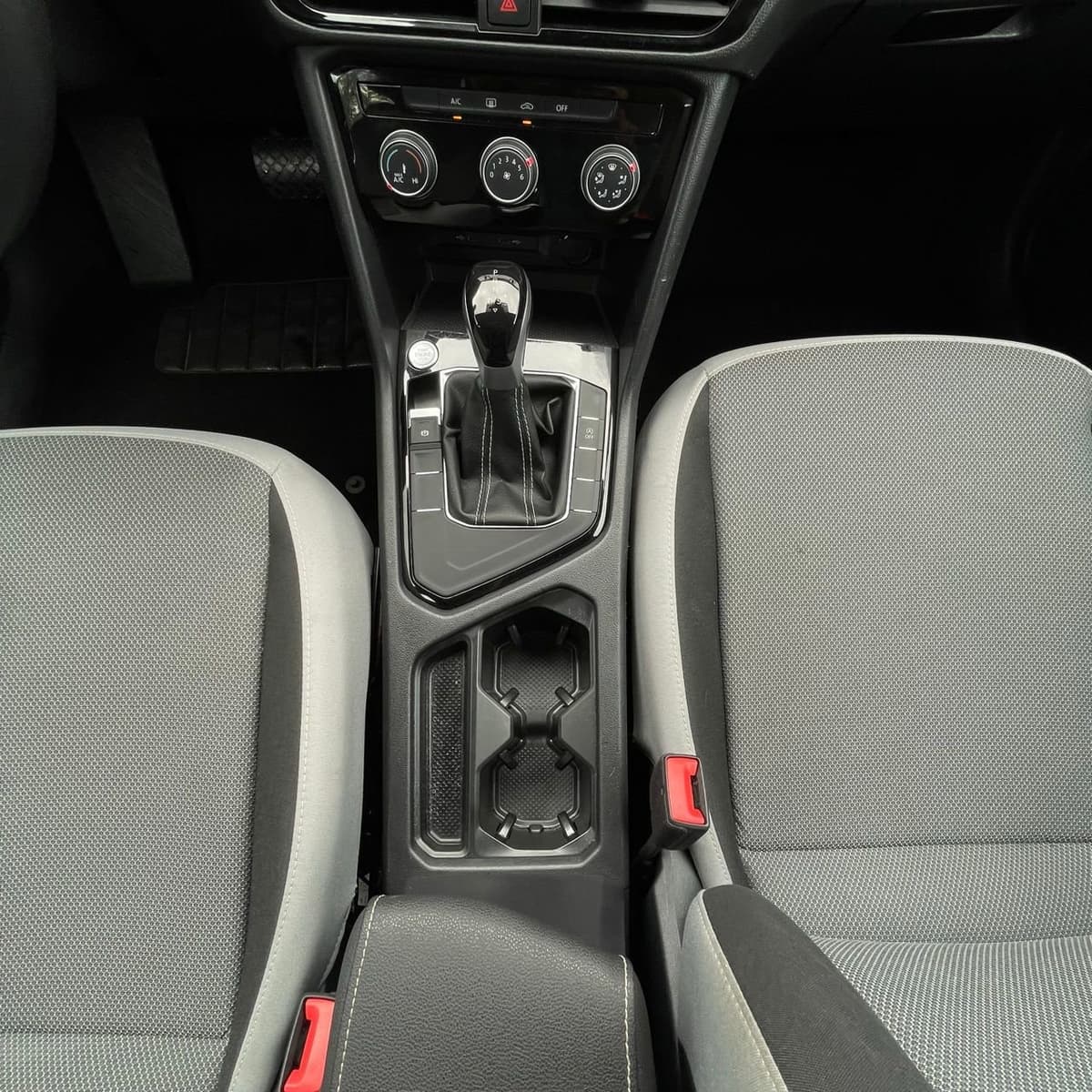 2024 Volkswagen Taos - Image 18