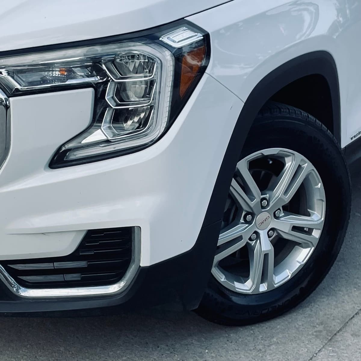 2024 GMC Terrain - Image 8