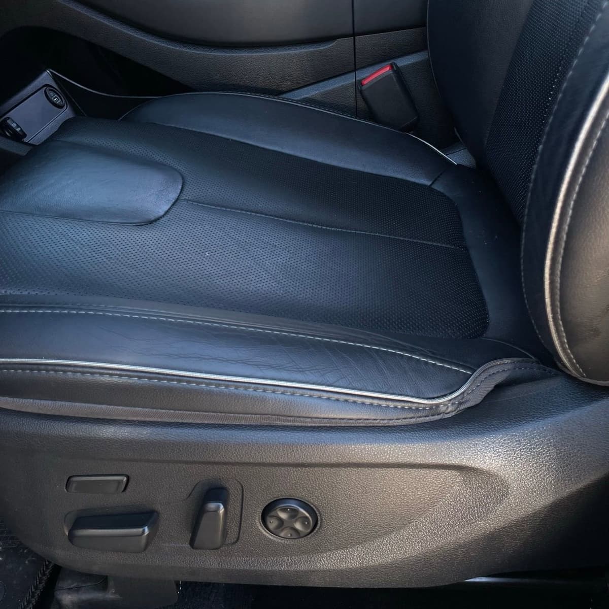 2022 Hyundai Santa Fe - Image 23